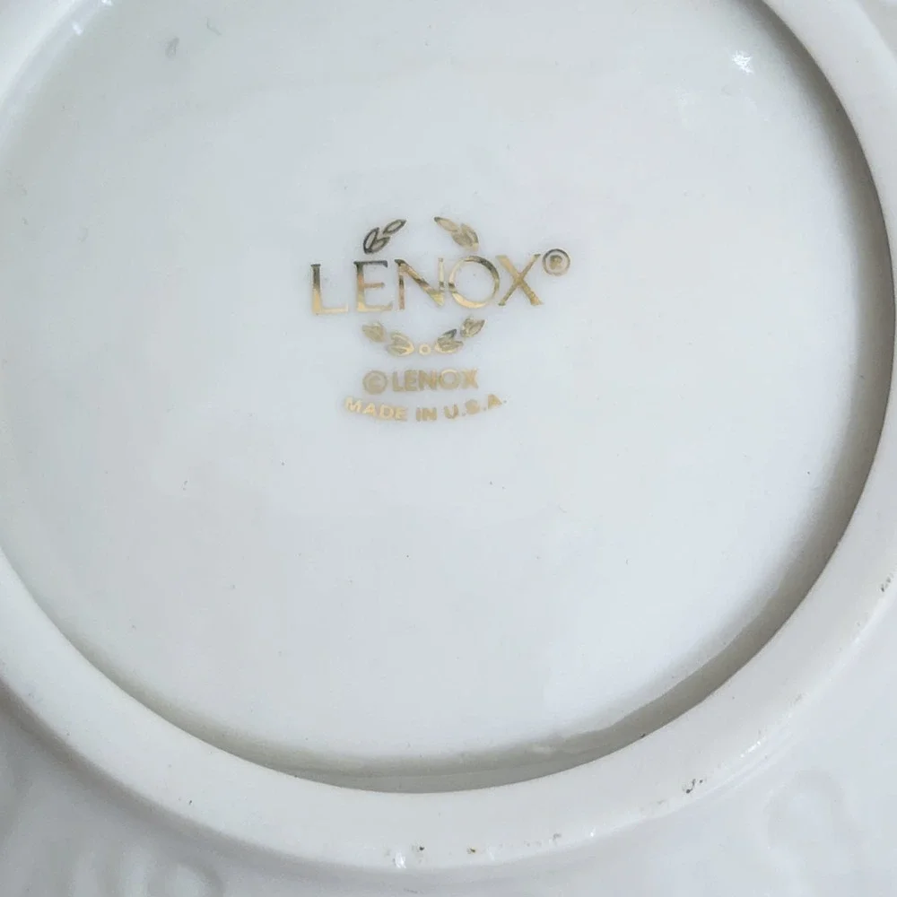 Lenox Round Scalloped Candy/Nut Bowl, Ivory with 24K Gold Trim Made‎ in U.S.A.